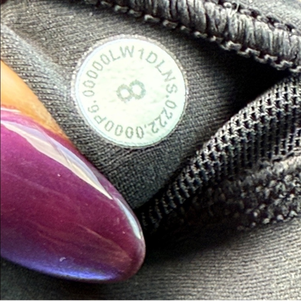 Lululemon Nulu and Mesh-Back Shelf-Bra Yoga Tank Top Black size 8 Like New - Picture 11 of 11